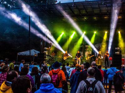 4 Lý Do Nên Lựa Chọn Đơn Vị Cho Thuê Âm Thanh Ánh Sáng Trọn Gói Ngay 4 Lý Do Nên Lựa Chọn Đơn Vị Cho Thuê Âm Thanh Ánh Sáng Trọn Gói Ngay